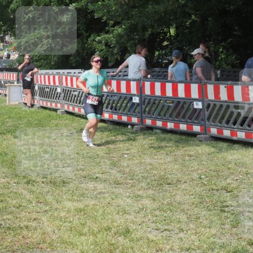 21.06.2025 - 27. Vierlanden-Triathlon KatJ http://msf.ph/oto/8039551 15.06.2025 11:36:17 Schwimmen  meine-sportfotos.de