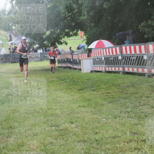 21.06.2025 - 27. Vierlanden-Triathlon KatJ http://msf.ph/oto/8039554 15.06.2025 14:23:40 Ziel 1184, 1247, 1267 meine-sportfotos.de