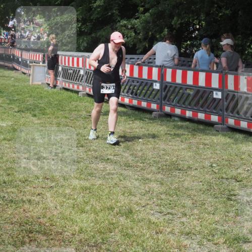 21.06.2025 - 27. Vierlanden-Triathlon KatJ http://msf.ph/oto/8039619 15.06.2025 11:36:32 Schwimmen  meine-sportfotos.de