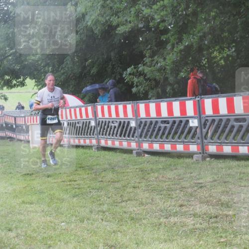 21.06.2025 - 27. Vierlanden-Triathlon KatJ http://msf.ph/oto/8039622 15.06.2025 14:23:47 Ziel 1184, 1267, 1300 meine-sportfotos.de