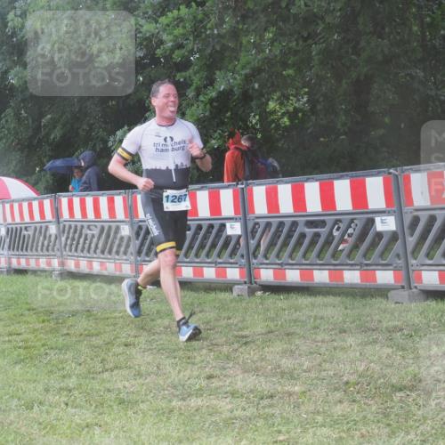 21.06.2025 - 27. Vierlanden-Triathlon KatJ http://msf.ph/oto/8039646 15.06.2025 14:23:48 Ziel 1267, 1300 meine-sportfotos.de