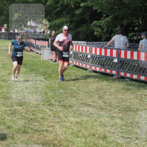 21.06.2025 - 27. Vierlanden-Triathlon KatJ http://msf.ph/oto/8039680 15.06.2025 11:36:49 Schwimmen  meine-sportfotos.de