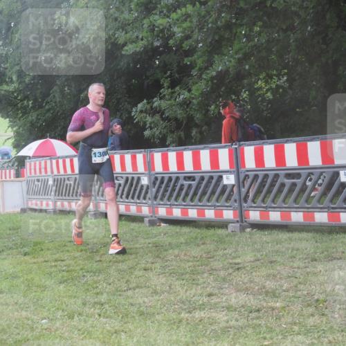 21.06.2025 - 27. Vierlanden-Triathlon KatJ http://msf.ph/oto/8039686 15.06.2025 14:23:53 Ziel 1300 meine-sportfotos.de