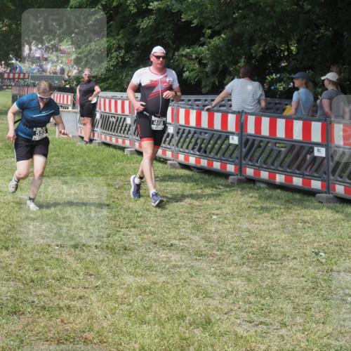 21.06.2025 - 27. Vierlanden-Triathlon KatJ http://msf.ph/oto/8039701 15.06.2025 11:36:50 Schwimmen  meine-sportfotos.de