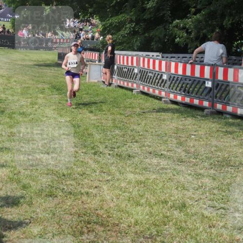 21.06.2025 - 27. Vierlanden-Triathlon KatJ http://msf.ph/oto/8039746 15.06.2025 11:37:01 Schwimmen  meine-sportfotos.de