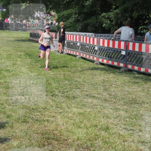 21.06.2025 - 27. Vierlanden-Triathlon KatJ http://msf.ph/oto/8039754 15.06.2025 11:37:01 Schwimmen  meine-sportfotos.de