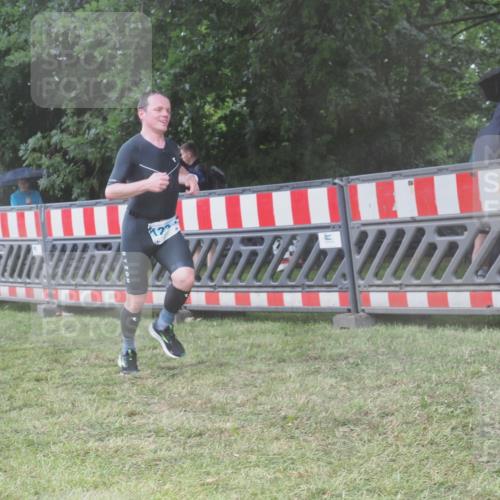 21.06.2025 - 27. Vierlanden-Triathlon KatJ http://msf.ph/oto/8039755 15.06.2025 14:24:18 Ziel 1231 meine-sportfotos.de