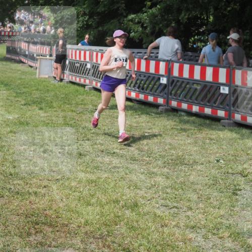 21.06.2025 - 27. Vierlanden-Triathlon KatJ http://msf.ph/oto/8039784 15.06.2025 11:37:02 Schwimmen  meine-sportfotos.de