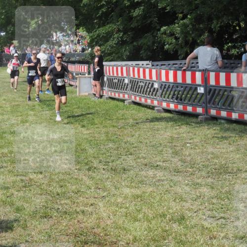 21.06.2025 - 27. Vierlanden-Triathlon KatJ http://msf.ph/oto/8039802 15.06.2025 11:37:24 Schwimmen  meine-sportfotos.de