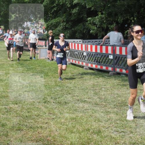 21.06.2025 - 27. Vierlanden-Triathlon KatJ http://msf.ph/oto/8039837 15.06.2025 11:37:26 Schwimmen  meine-sportfotos.de