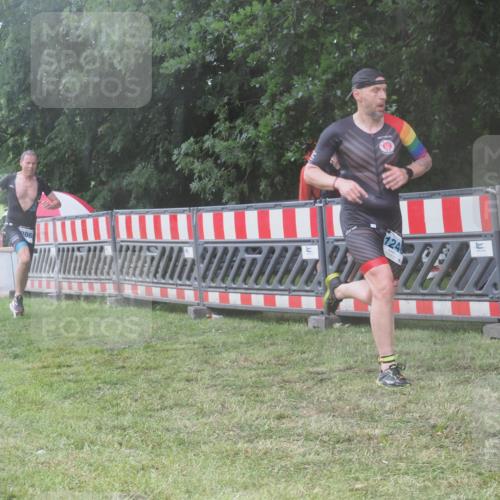 21.06.2025 - 27. Vierlanden-Triathlon KatJ http://msf.ph/oto/8039886 15.06.2025 14:25:04 Ziel 1246, 1306 meine-sportfotos.de