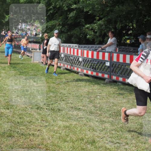 21.06.2025 - 27. Vierlanden-Triathlon KatJ http://msf.ph/oto/8039898 15.06.2025 11:37:30 Schwimmen  meine-sportfotos.de