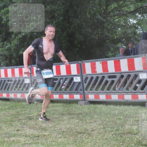 21.06.2025 - 27. Vierlanden-Triathlon KatJ http://msf.ph/oto/8039911 15.06.2025 14:25:06 Ziel 1246, 1306 meine-sportfotos.de