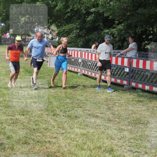 21.06.2025 - 27. Vierlanden-Triathlon KatJ http://msf.ph/oto/8039916 15.06.2025 11:37:32 Schwimmen  meine-sportfotos.de