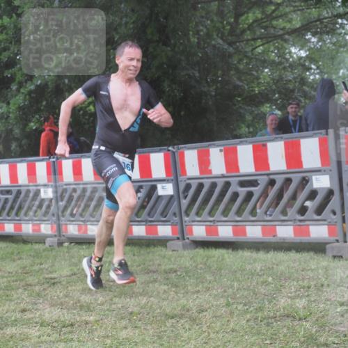 21.06.2025 - 27. Vierlanden-Triathlon KatJ http://msf.ph/oto/8039917 15.06.2025 14:25:06 Ziel 1246, 1306 meine-sportfotos.de