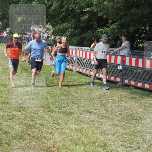 21.06.2025 - 27. Vierlanden-Triathlon KatJ http://msf.ph/oto/8039920 15.06.2025 11:37:32 Schwimmen  meine-sportfotos.de