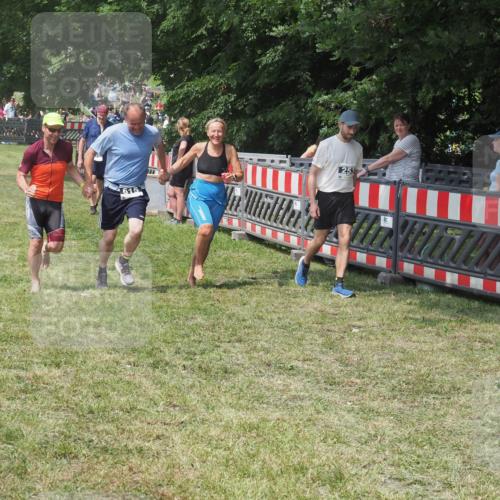 21.06.2025 - 27. Vierlanden-Triathlon KatJ http://msf.ph/oto/8039923 15.06.2025 11:37:32 Schwimmen  meine-sportfotos.de