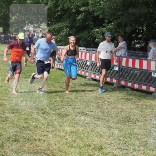 21.06.2025 - 27. Vierlanden-Triathlon KatJ http://msf.ph/oto/8039931 15.06.2025 11:37:32 Schwimmen  meine-sportfotos.de