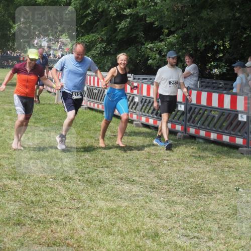 21.06.2025 - 27. Vierlanden-Triathlon KatJ http://msf.ph/oto/8039934 15.06.2025 11:37:32 Schwimmen  meine-sportfotos.de