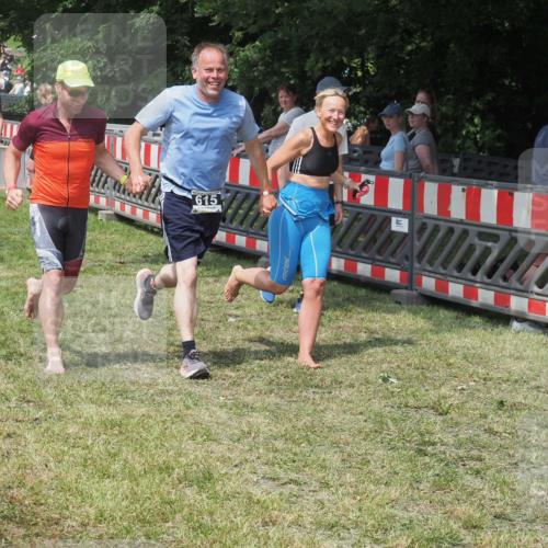 21.06.2025 - 27. Vierlanden-Triathlon KatJ http://msf.ph/oto/8039949 15.06.2025 11:37:33 Schwimmen  meine-sportfotos.de