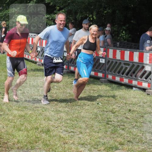 21.06.2025 - 27. Vierlanden-Triathlon KatJ http://msf.ph/oto/8039954 15.06.2025 11:37:33 Schwimmen  meine-sportfotos.de
