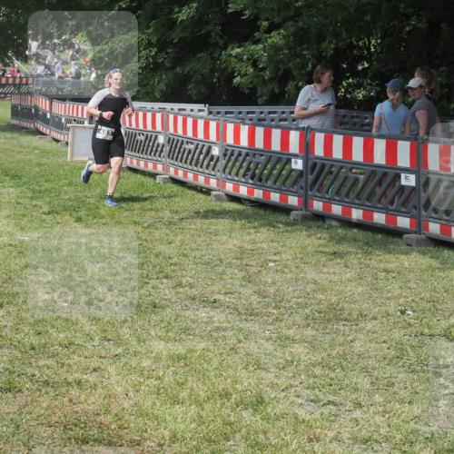 21.06.2025 - 27. Vierlanden-Triathlon KatJ http://msf.ph/oto/8039965 15.06.2025 11:37:43 Schwimmen  meine-sportfotos.de