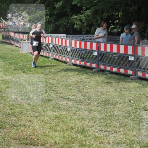 21.06.2025 - 27. Vierlanden-Triathlon KatJ http://msf.ph/oto/8039968 15.06.2025 11:37:43 Schwimmen  meine-sportfotos.de