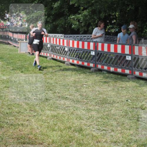 21.06.2025 - 27. Vierlanden-Triathlon KatJ http://msf.ph/oto/8039973 15.06.2025 11:37:43 Schwimmen  meine-sportfotos.de