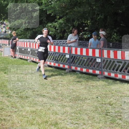 21.06.2025 - 27. Vierlanden-Triathlon KatJ http://msf.ph/oto/8039984 15.06.2025 11:37:44 Schwimmen  meine-sportfotos.de