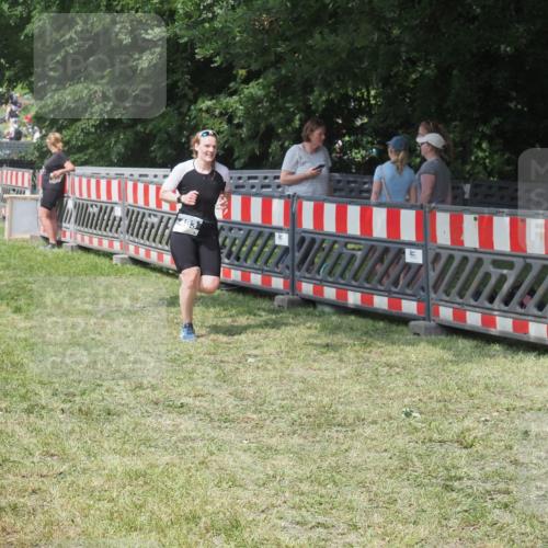21.06.2025 - 27. Vierlanden-Triathlon KatJ http://msf.ph/oto/8039988 15.06.2025 11:37:44 Schwimmen  meine-sportfotos.de
