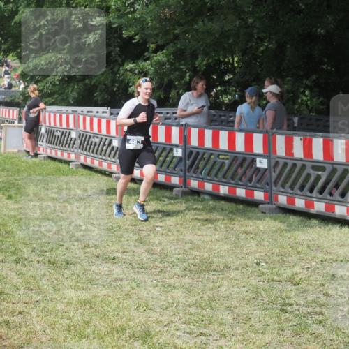 21.06.2025 - 27. Vierlanden-Triathlon KatJ http://msf.ph/oto/8039992 15.06.2025 11:37:44 Schwimmen  meine-sportfotos.de