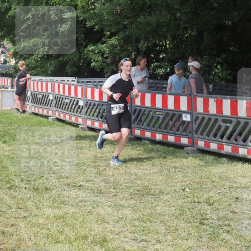 21.06.2025 - 27. Vierlanden-Triathlon KatJ http://msf.ph/oto/8039999 15.06.2025 11:37:44 Schwimmen  meine-sportfotos.de