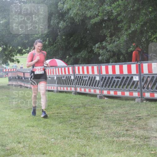 21.06.2025 - 27. Vierlanden-Triathlon KatJ http://msf.ph/oto/8040014 15.06.2025 14:25:30 Ziel 224, 1281 meine-sportfotos.de