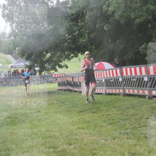 21.06.2025 - 27. Vierlanden-Triathlon KatJ http://msf.ph/oto/8040200 15.06.2025 14:27:03 Ziel 1256, 1305 meine-sportfotos.de