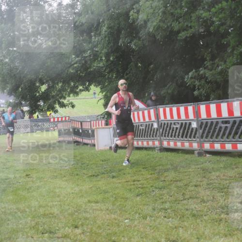 21.06.2025 - 27. Vierlanden-Triathlon KatJ http://msf.ph/oto/8040206 15.06.2025 14:27:03 Ziel 1256, 1305 meine-sportfotos.de