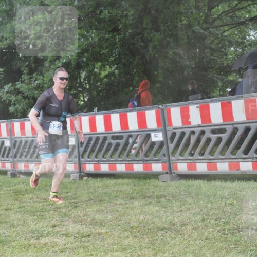 21.06.2025 - 27. Vierlanden-Triathlon KatJ http://msf.ph/oto/8040290 15.06.2025 14:27:21 Ziel 1224, 1239 meine-sportfotos.de