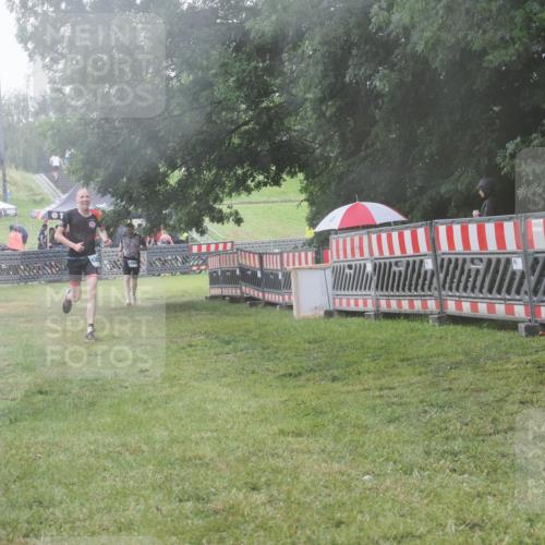 21.06.2025 - 27. Vierlanden-Triathlon KatJ http://msf.ph/oto/8040316 15.06.2025 14:27:26 Ziel 1239, 1299 meine-sportfotos.de