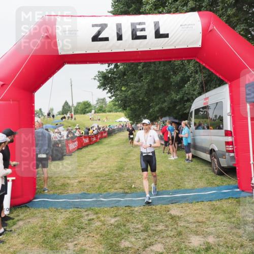 21.06.2025 - 27. Vierlanden-Triathlon MichiJ http://msf.ph/oto/8040357 15.06.2026 13:24:38 Ziel 636, 747, 846 meine-sportfotos.de