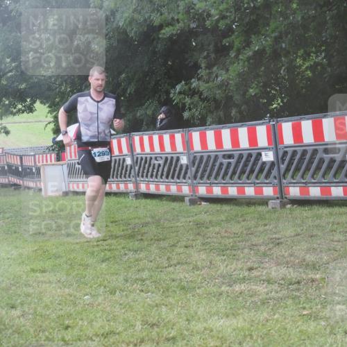21.06.2025 - 27. Vierlanden-Triathlon KatJ http://msf.ph/oto/8040367 15.06.2025 14:27:32 Ziel 199, 1299 meine-sportfotos.de