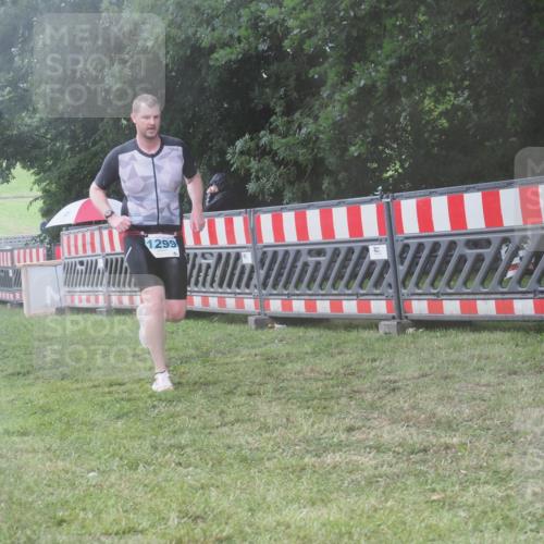 21.06.2025 - 27. Vierlanden-Triathlon KatJ http://msf.ph/oto/8040372 15.06.2025 14:27:32 Ziel 199, 1299 meine-sportfotos.de