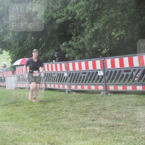 21.06.2025 - 27. Vierlanden-Triathlon KatJ http://msf.ph/oto/8040397 15.06.2025 14:27:38 Ziel 199, 1314 meine-sportfotos.de