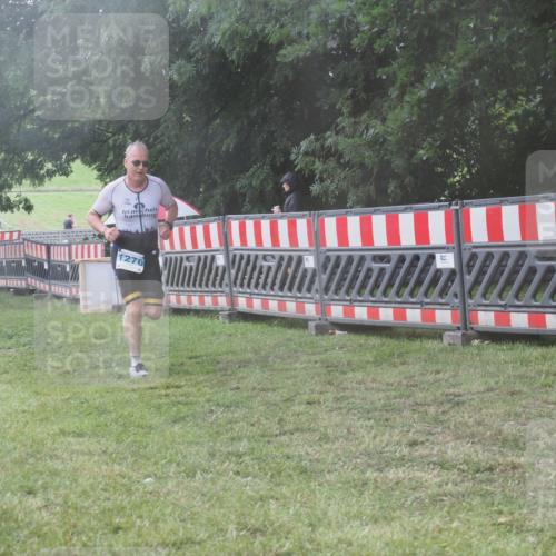 21.06.2025 - 27. Vierlanden-Triathlon KatJ http://msf.ph/oto/8040583 15.06.2025 14:28:45 Ziel 1276 meine-sportfotos.de