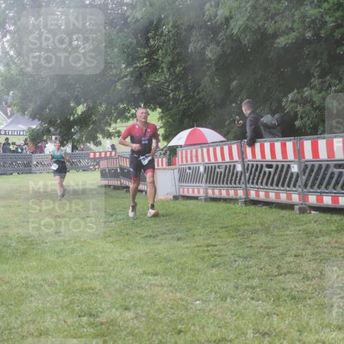 21.06.2025 - 27. Vierlanden-Triathlon KatJ http://msf.ph/oto/8040624 15.06.2025 14:28:59 Ziel 1176, 1252 meine-sportfotos.de