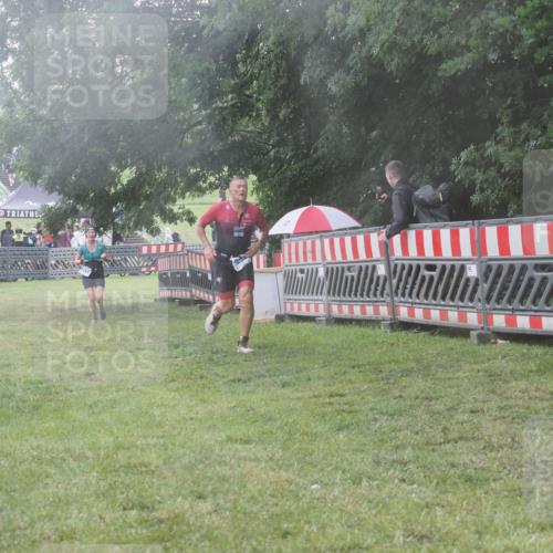 21.06.2025 - 27. Vierlanden-Triathlon KatJ http://msf.ph/oto/8040628 15.06.2025 14:28:59 Ziel 1176, 1252 meine-sportfotos.de