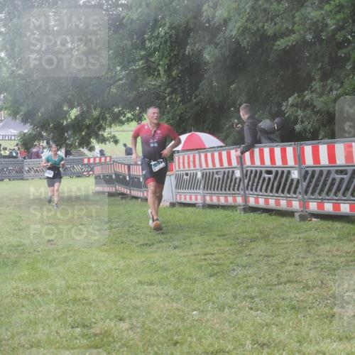 21.06.2025 - 27. Vierlanden-Triathlon KatJ http://msf.ph/oto/8040634 15.06.2025 14:28:59 Ziel 1176, 1252 meine-sportfotos.de