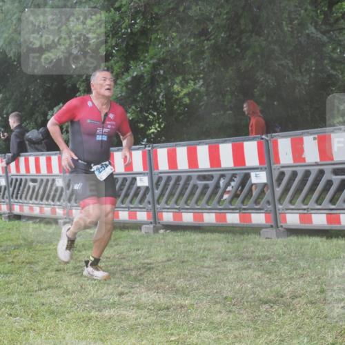 21.06.2025 - 27. Vierlanden-Triathlon KatJ http://msf.ph/oto/8040664 15.06.2025 14:29:01 Ziel 1176, 1252 meine-sportfotos.de