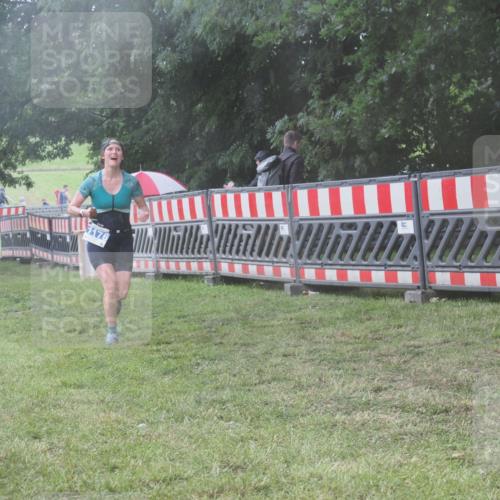 21.06.2025 - 27. Vierlanden-Triathlon KatJ http://msf.ph/oto/8040683 15.06.2025 14:29:03 Ziel 1176, 1252 meine-sportfotos.de