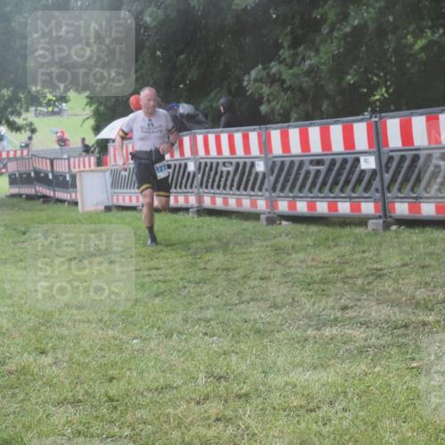 21.06.2025 - 27. Vierlanden-Triathlon KatJ http://msf.ph/oto/8040768 15.06.2025 14:29:40 Ziel 1175, 1271, 1287, 1295 meine-sportfotos.de