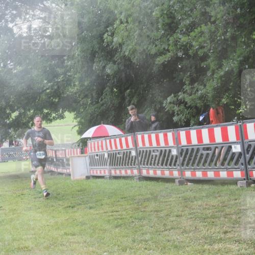 21.06.2025 - 27. Vierlanden-Triathlon KatJ http://msf.ph/oto/8040901 15.06.2025 14:29:51 Ziel 1287, 1294 meine-sportfotos.de
