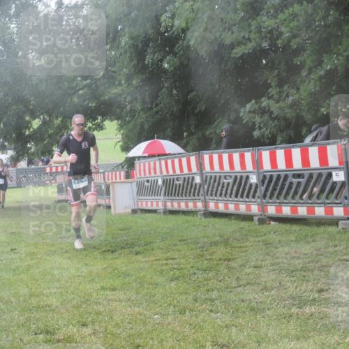 21.06.2025 - 27. Vierlanden-Triathlon KatJ http://msf.ph/oto/8040953 15.06.2025 14:30:05 Ziel 1168, 1264 meine-sportfotos.de